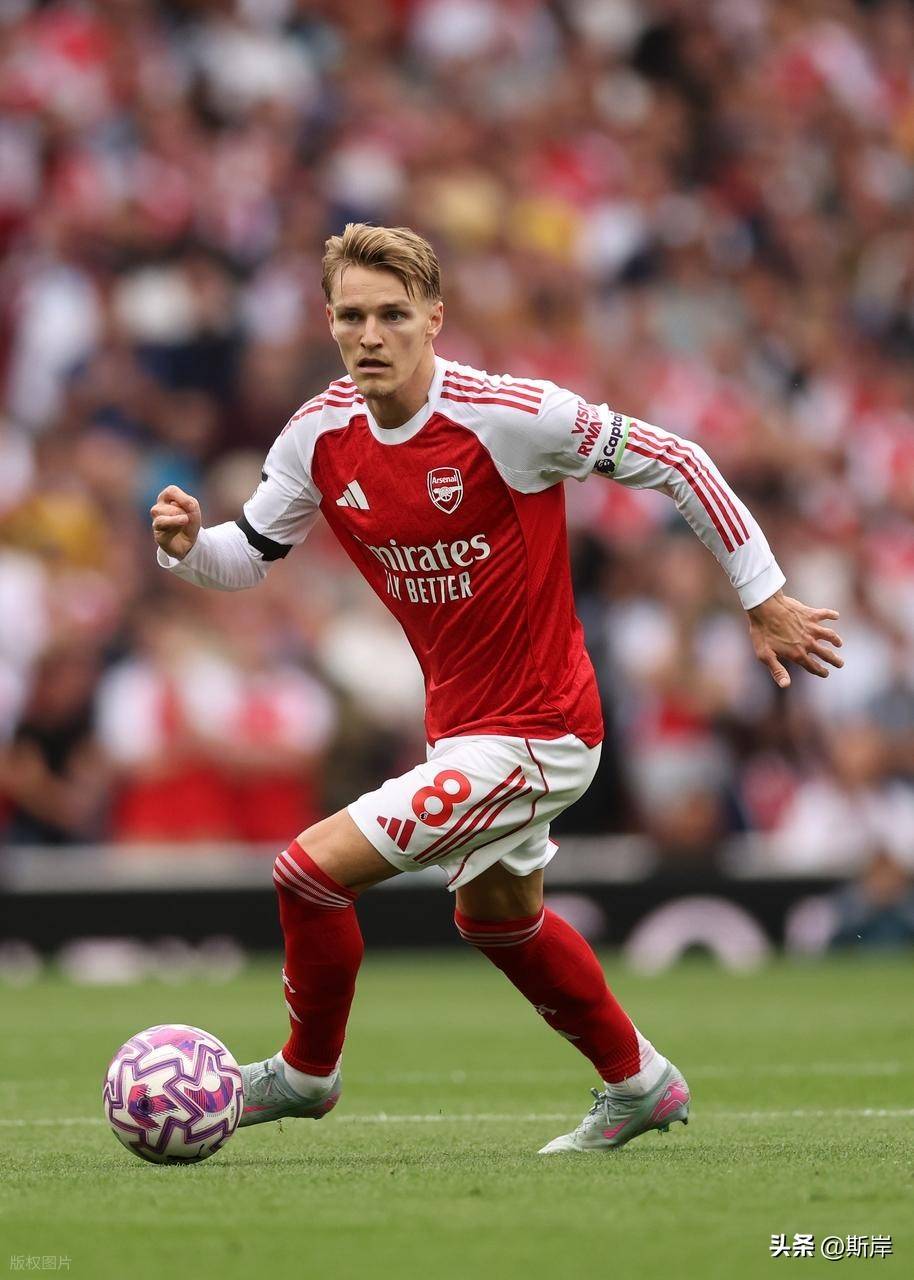 窗口期社区盾焦点战,芝加哥公牛主帅复盘,球迷炸锅,阵容厚度经受考验(日报足球拆局推介) 窗口期社区盾焦点战,芝加哥公牛主帅复盘,球迷炸锅,阵容厚度经受考验(日报足球拆局推介)