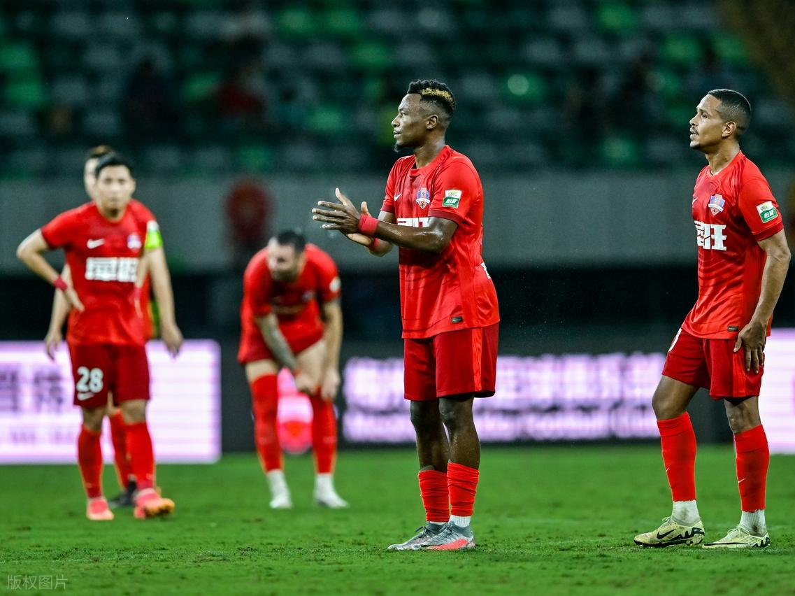 中超倒计时，拉齐奥今晚临场应变，细节引发关注，气氛紧张，赛程密集仍需轮换(国际米兰vs拉齐奥决赛冲击)