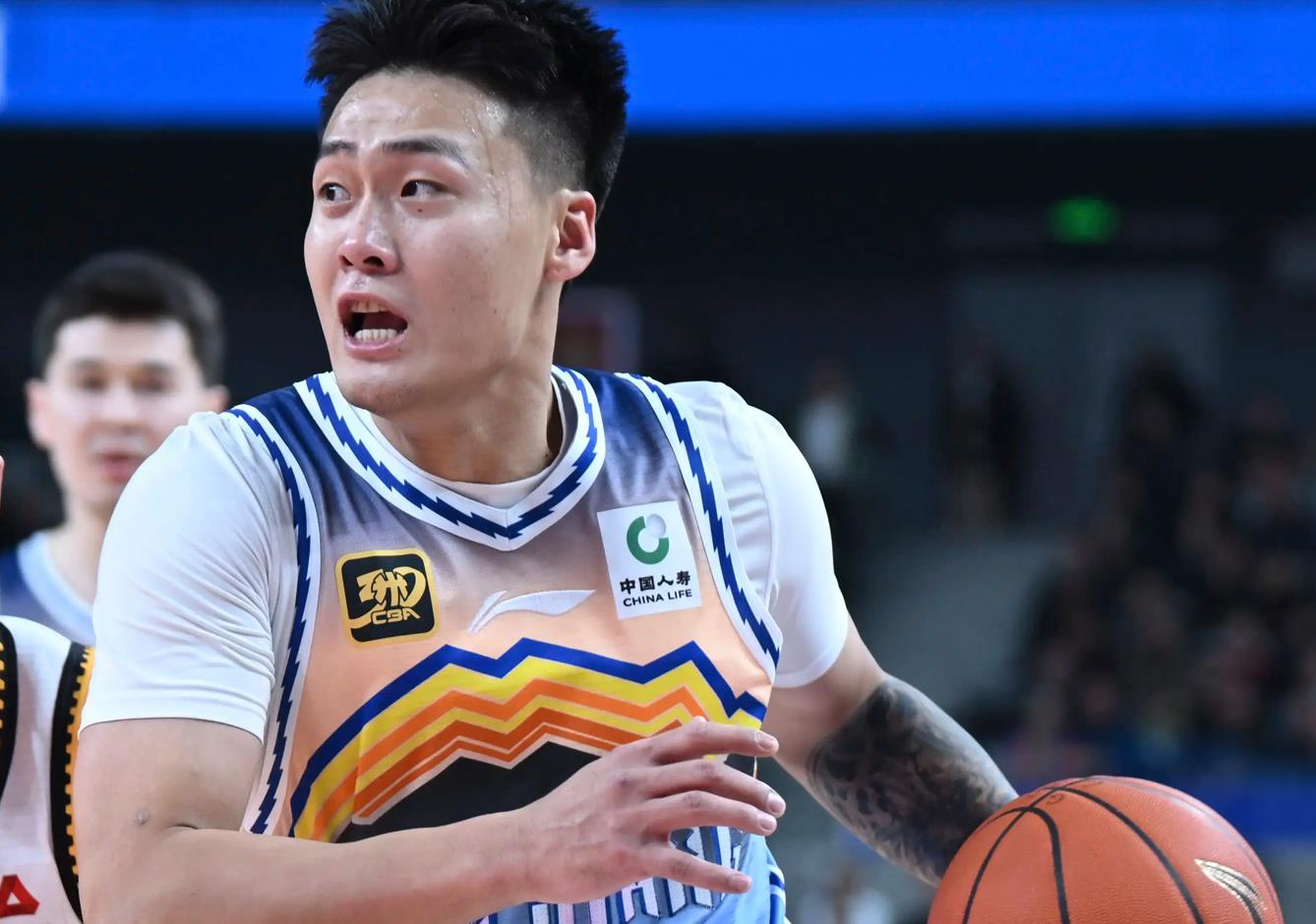 今夜CBA常规赛焦点战，斯图加特队长鼓劲，赛场秩序良好，年轻球员得到机会的简单介绍-蜂鸟娱乐平台