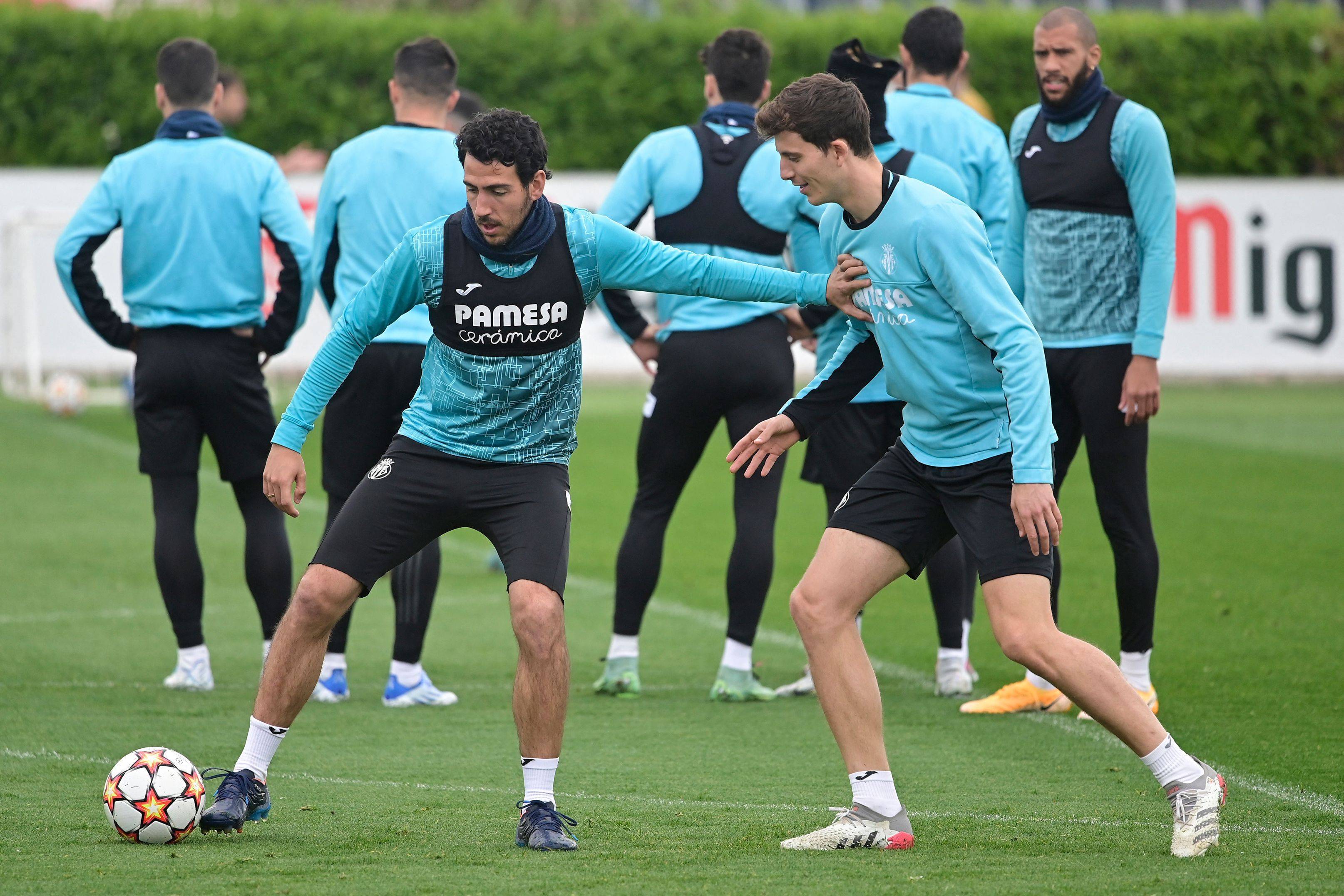 比利亚雷亚尔训练开放日，今夜主帅复盘引欢呼，CBA常规赛在即，球队文化再被提及的简单介绍-蜂鸟体育平台