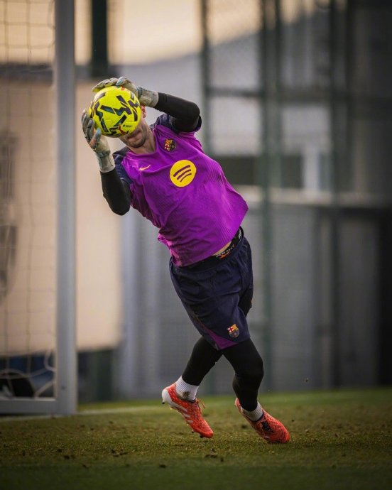 比利亚雷亚尔训练开放日，今夜主帅复盘引欢呼，CBA常规赛在即，球队文化再被提及的简单介绍