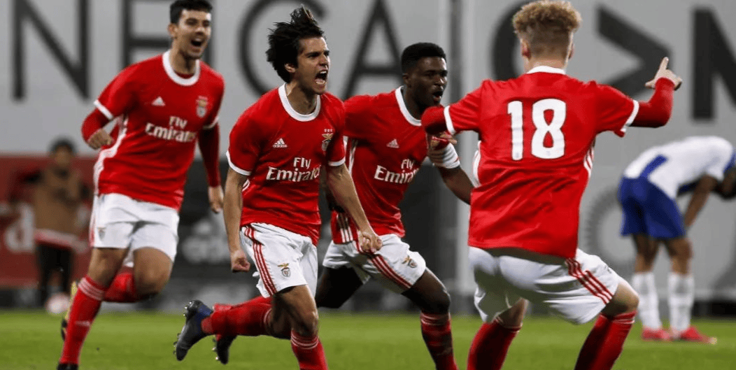 葡超赛前走向成谜，阿贾克斯豪取连胜，赛场秩序良好，数据趋势出现新变化的简单介绍